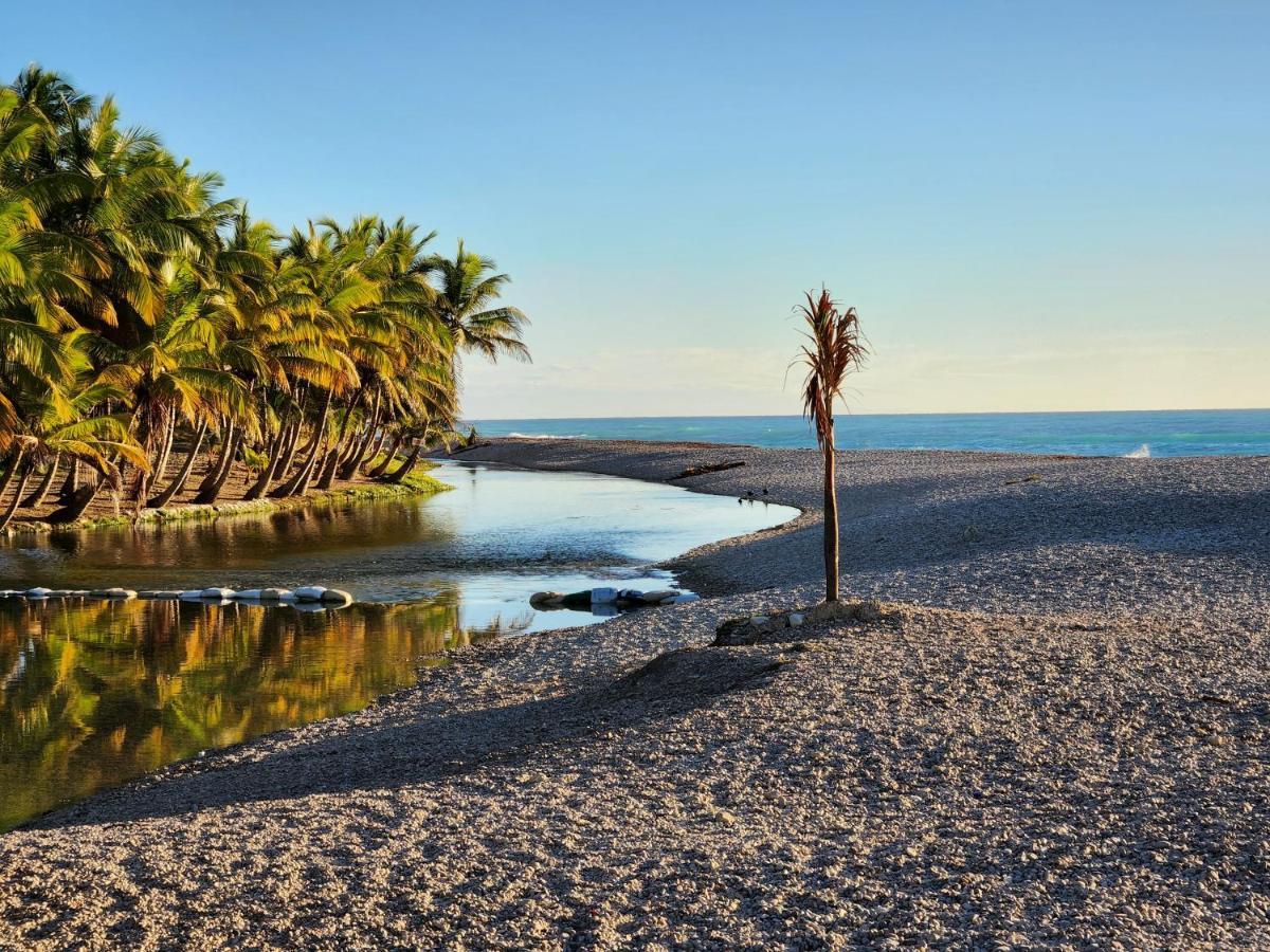 Beachfront Apartment, Quiet 4 Beds, 1 Bath, Ac, Wi-Fi, Hot Water, In Paraiso Near Los Patos Paraíso Exterior foto